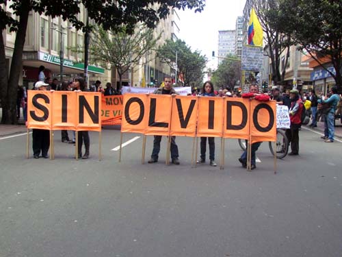 Marcha del 6 de marzo en Bogotá contra los crimenes de estado